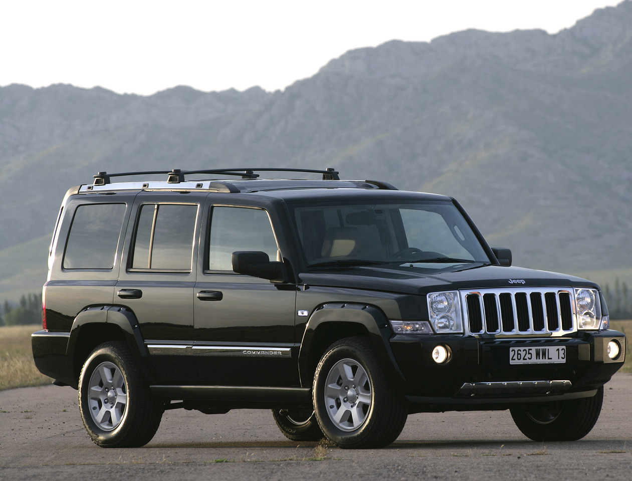 Jeep Commander 1261x960 14 Tapety na pulpit samochody